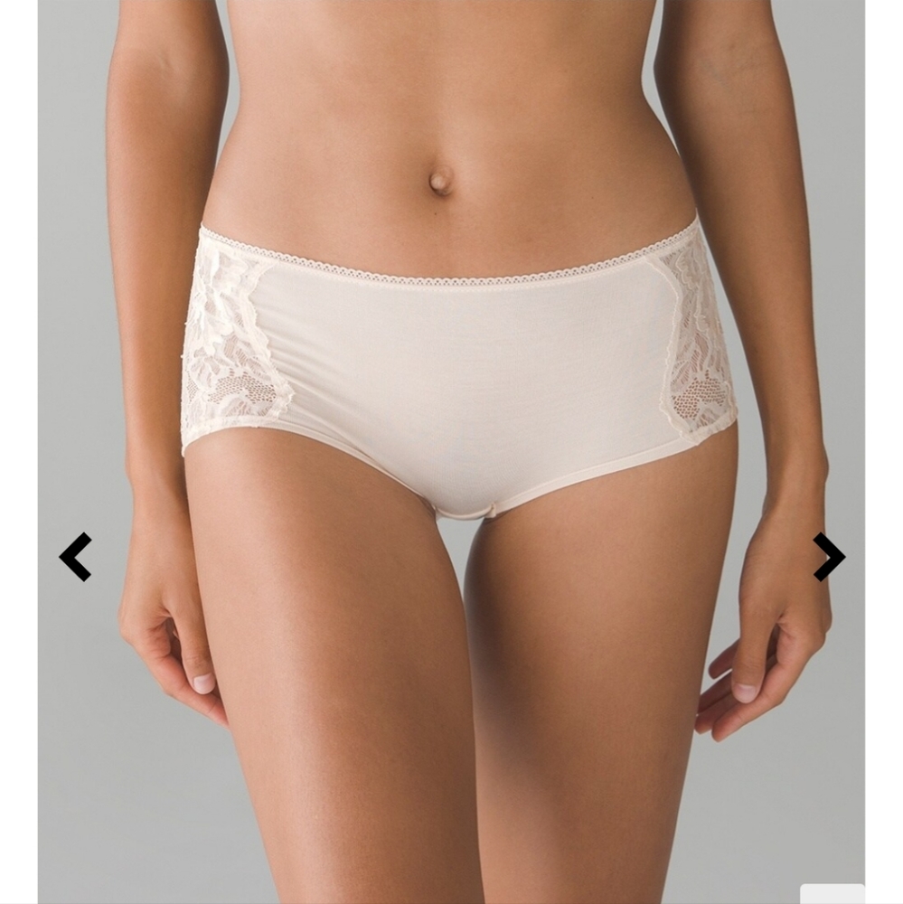 - NWT SOMA Embraceable Lace Geo Boy Shorts Size XL Bright White